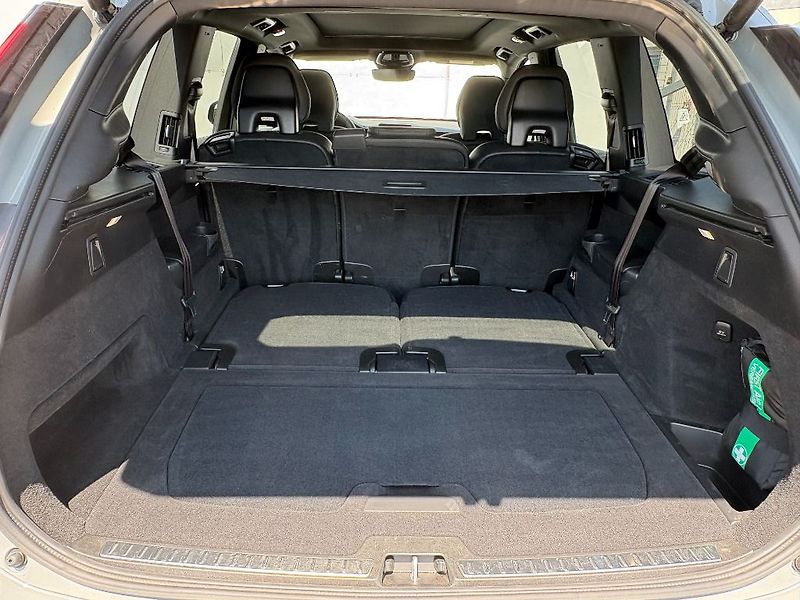 Volvo XC90 Plus Black Edition T8 AWD 335k - fotka 23 z 27