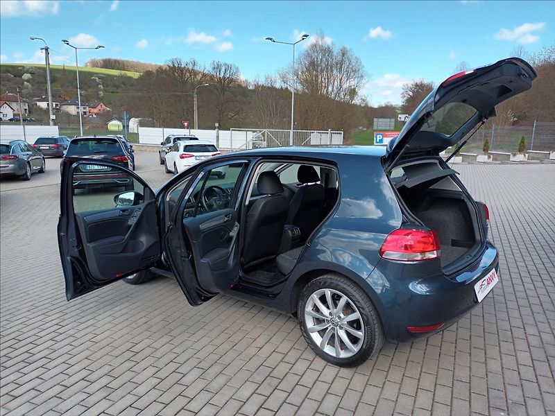 Volkswagen Golf 1,4 16V,59KW,TREND,KLIMA,VÝHŘE - fotka 14 z 50