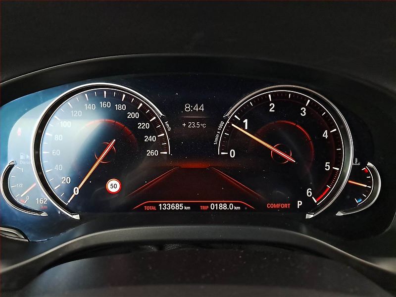 BMW X4 (2018) M Sport xDrive20d - fotka 11 z 19