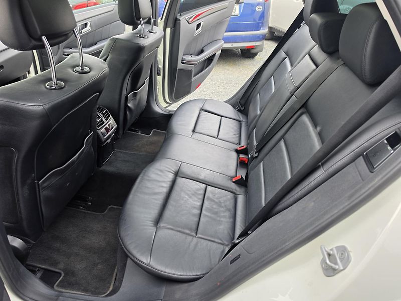 Mercedes-Benz Třídy E 300CDI V6 Avantgarde TZ  - fotka 19 z 30
