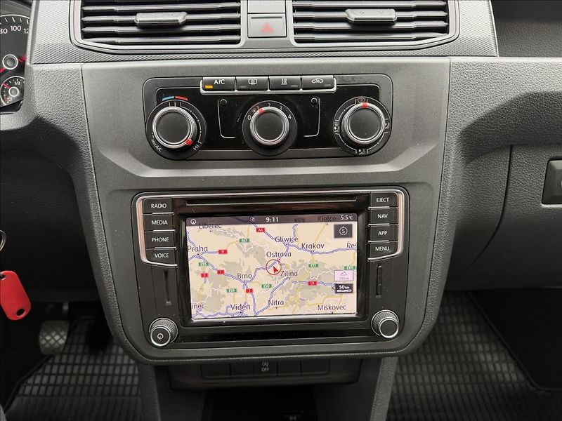Volkswagen Caddy 2,0 TDI 5míst NAVIGACE - fotka 16 z 23