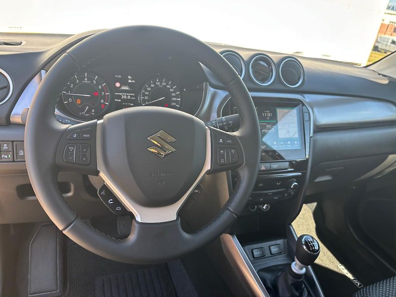 Suzuki Vitara 1,4 BoosterJet Premium - fotka 14 z 25