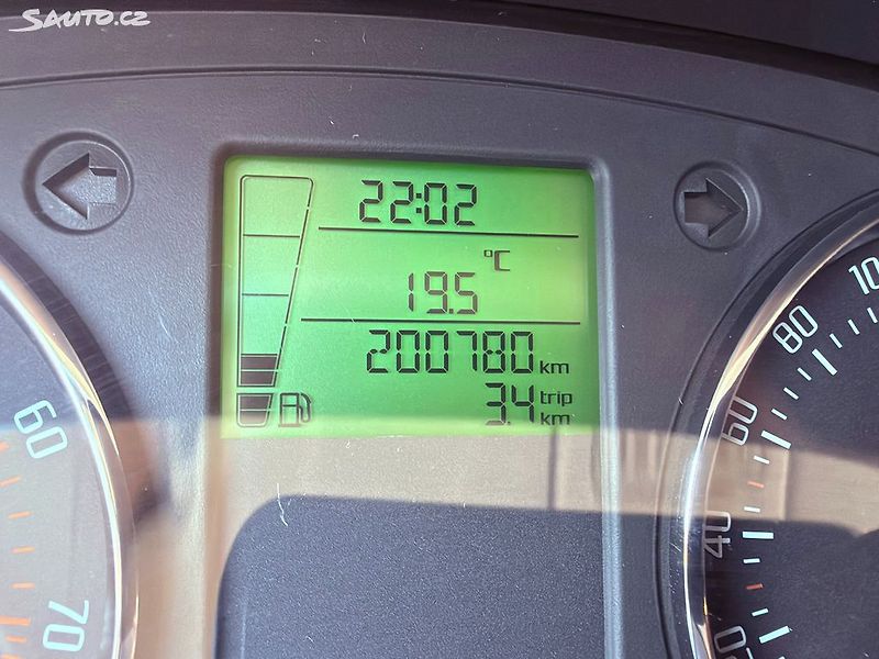Škoda Fabia (2010) 1.2HTP, 51kw Nová STK L+Z Kola - fotka 15 z 17