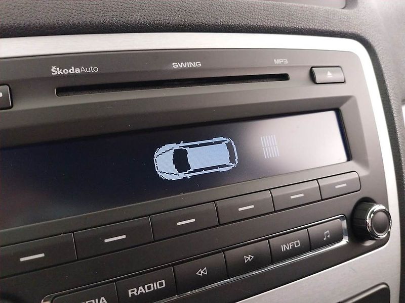 Škoda Octavia (2010) RS 2.0 TSI, Xenony, Tempomat - fotka 20 z 20