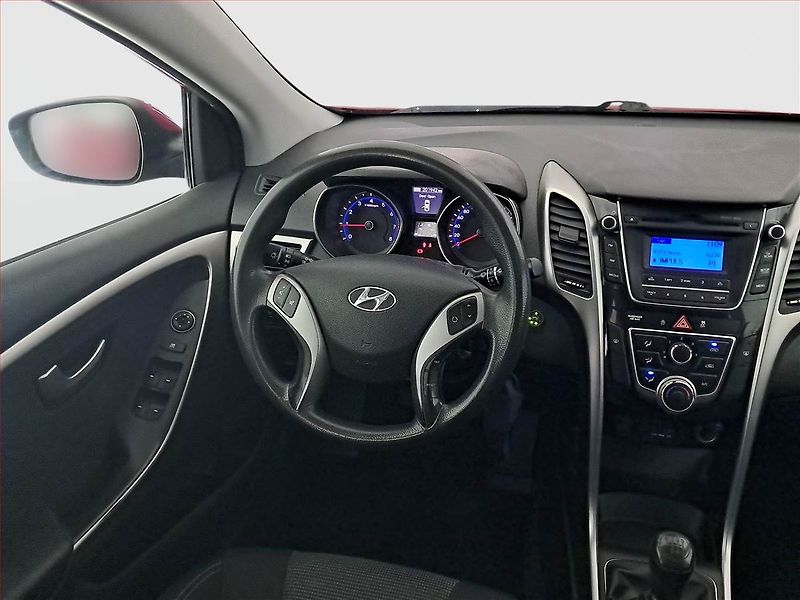 Hyundai i30 (2013) 1.6 MPI, LPG, Vyhř. sedaček - fotka 7 z 16