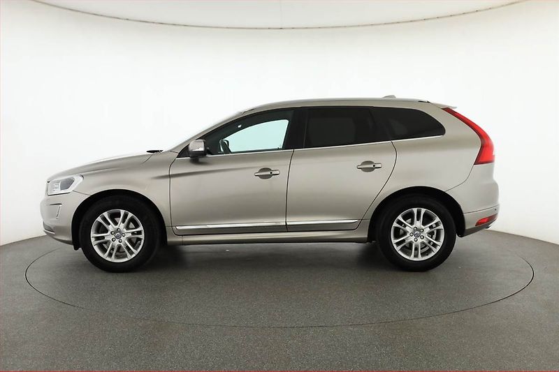Volvo XC60 (2015) Summum D5, 4X4, Automat - fotka 3 z 21