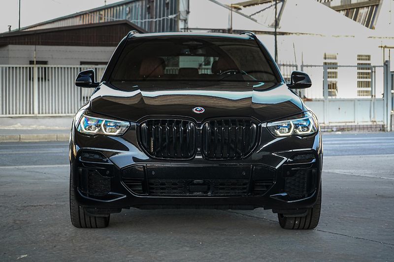 BMW X5 (2022) BMW X5 M50i - fotka 3 z 50