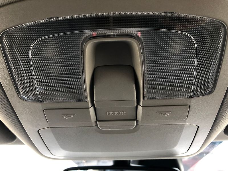 KGM Tivoli Grand Style plná výbava - fotka 16 z 23