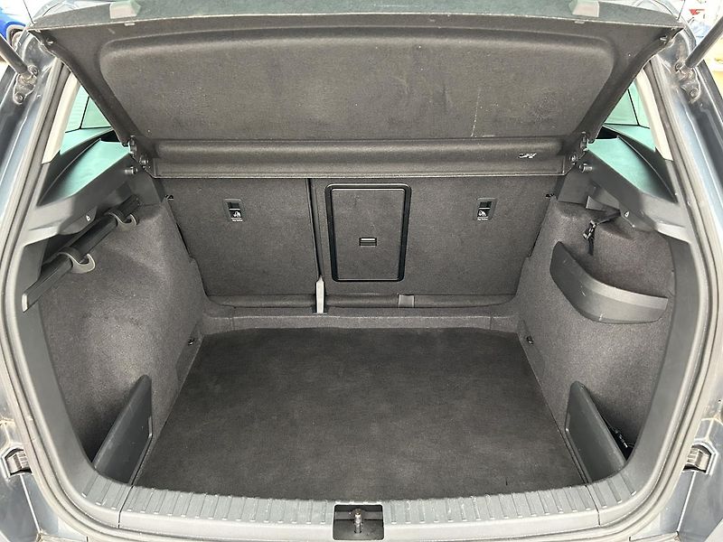 Škoda Karoq 1.5 TSI Style Plus - fotka 27 z 30