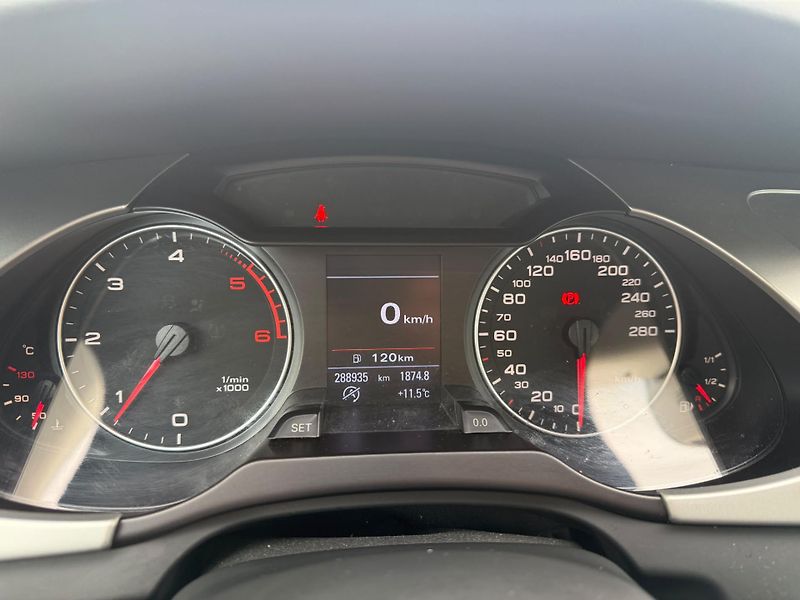 Audi A4 (2010) 2,0 TDI - fotka 13 z 21
