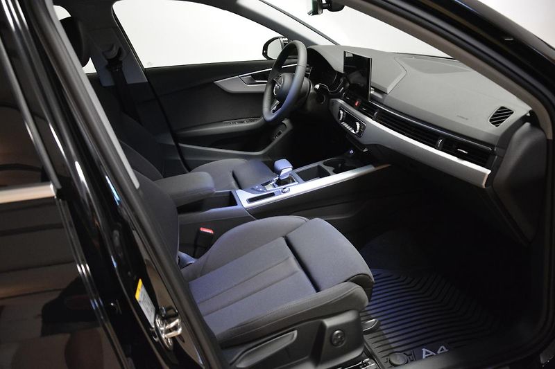 Audi A4 (2024) Avant S Line 5 Let Záruka+Serv - fotka 34 z 38
