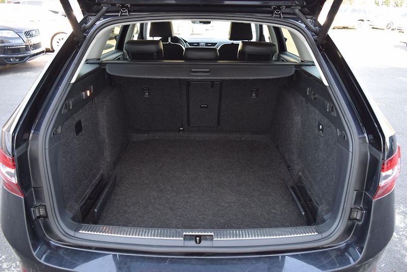 Škoda Superb (2019) 1.5TSI 110kw DSG STYLE PLUS  - fotka 9 z 43