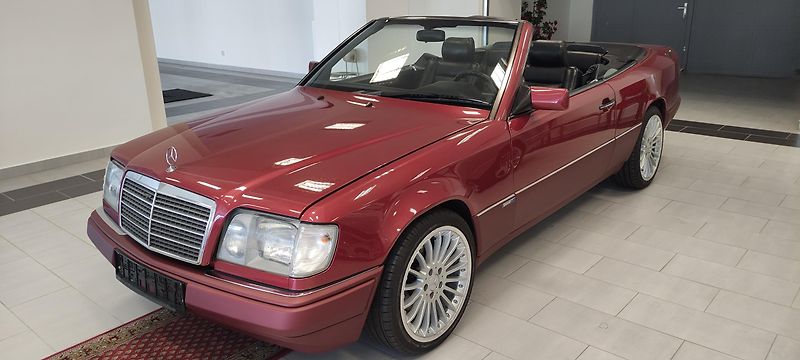 Mercedes-Benz 124 (1994) Cabriolet 300 CE-24 - fotka 2 z 24