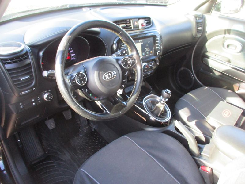 Kia Soul (2015) 1,6 CRDI - fotka 9 z 10