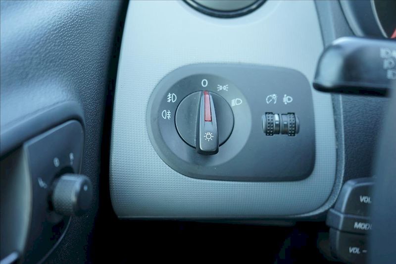 Seat Ibiza (2014) TSI 77 kW Reference - fotka 19 z 25