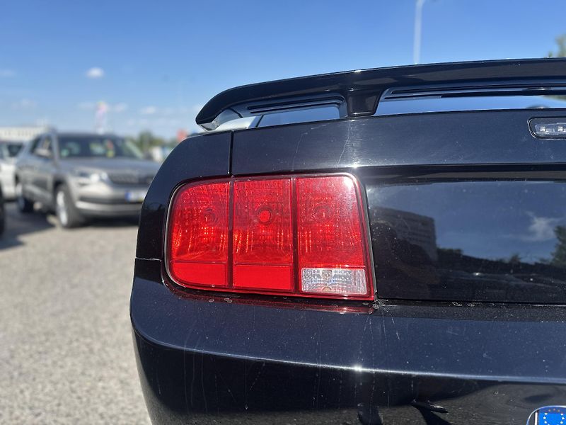 Ford Mustang (2007) Ford Mustang GT 2007 - fotka 15 z 17