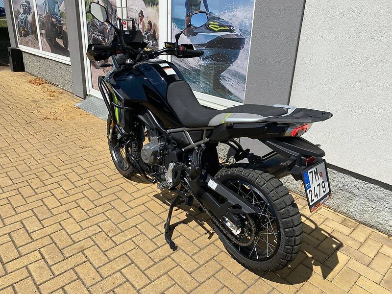 CFMOTO 450 MT-R (2024) - fotka 3 z 5
