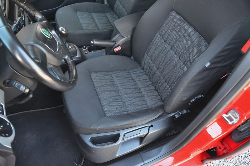 Škoda Octavia (2009) 1.9 TDi 77kW BXE Elegance / ČR - fotka 18 z 30