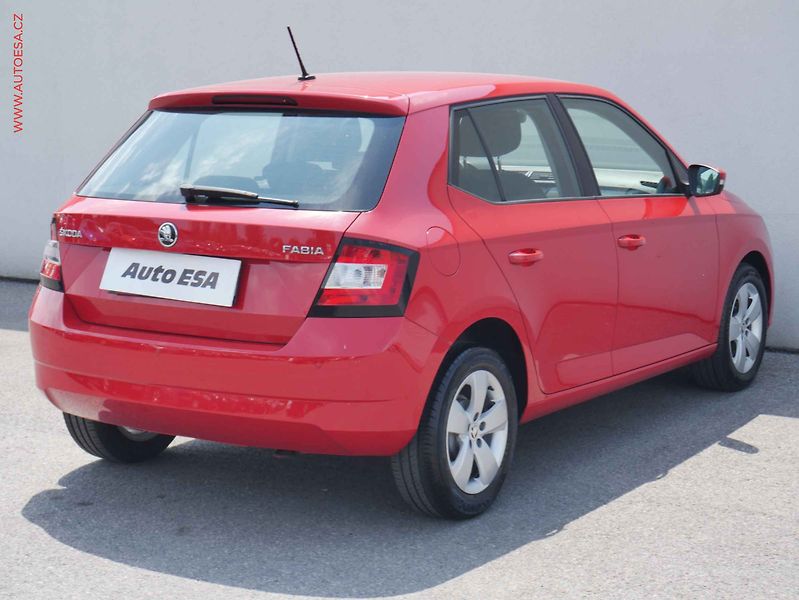 Škoda Fabia (2016) 1.2TSi, 1.maj,ČR, Style - fotka 4 z 14