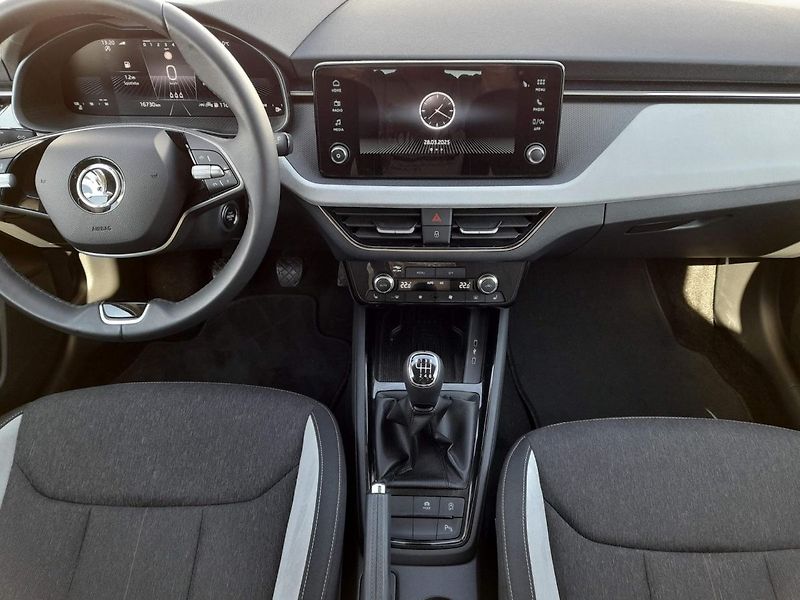 Škoda Scala Top Selection 1.0 TSI 85kW 6MP - fotka 15 z 20