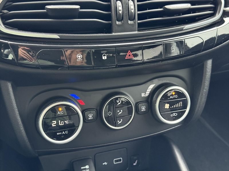 Fiat Tipo 1,6 MultiJet, Cross - fotka 16 z 19