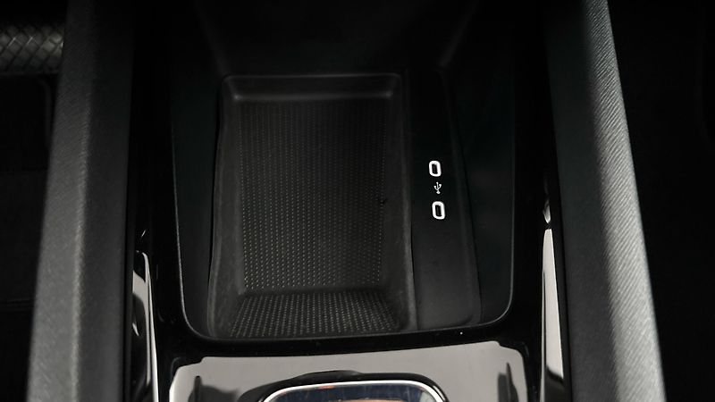 Škoda Octavia 2.0 TDI DSG Ambition Combi - fotka 22 z 26