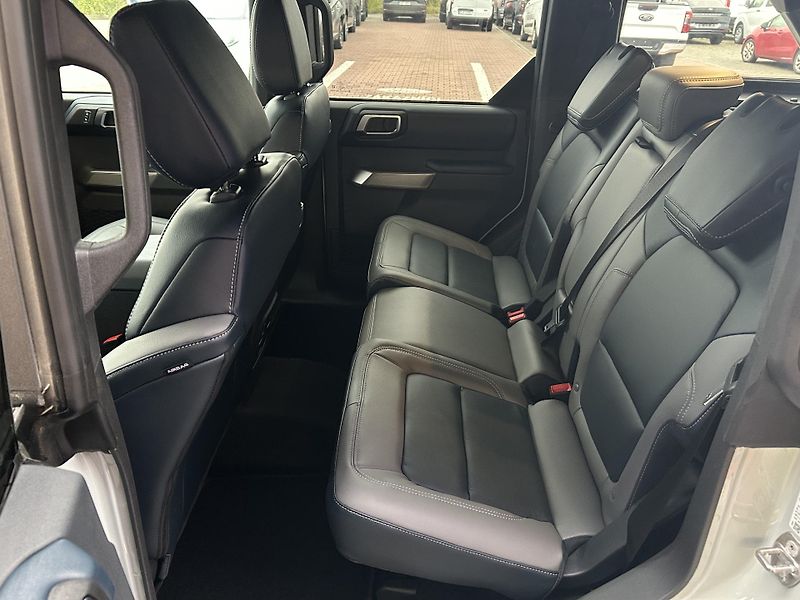 Ford Bronco 2.7 EcoBoost 246kW OUTER BANKS - fotka 10 z 33