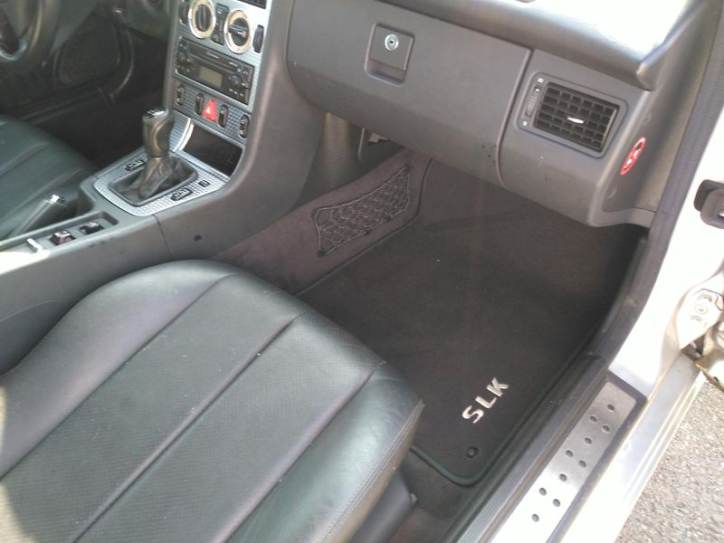 Mercedes-Benz SLK 200 Kompressor manuál - fotka 24 z 28