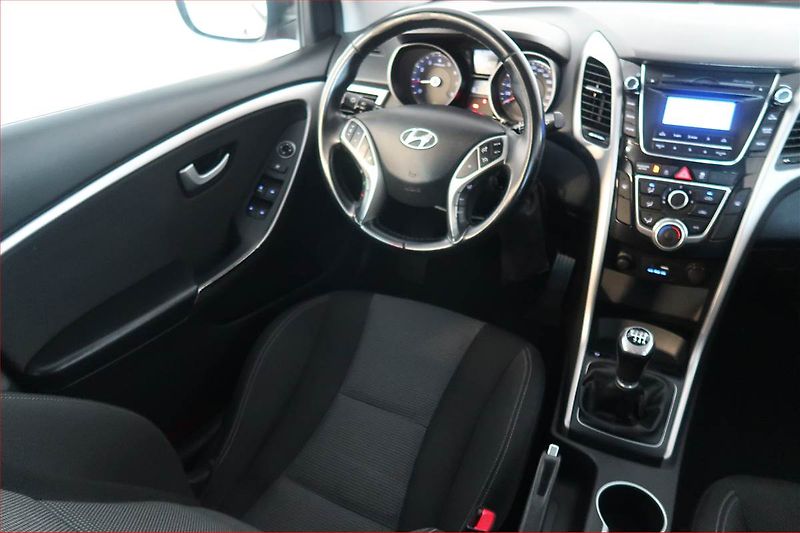 Hyundai i30 (2016) 1.6 GDI, Tempomat - fotka 7 z 18