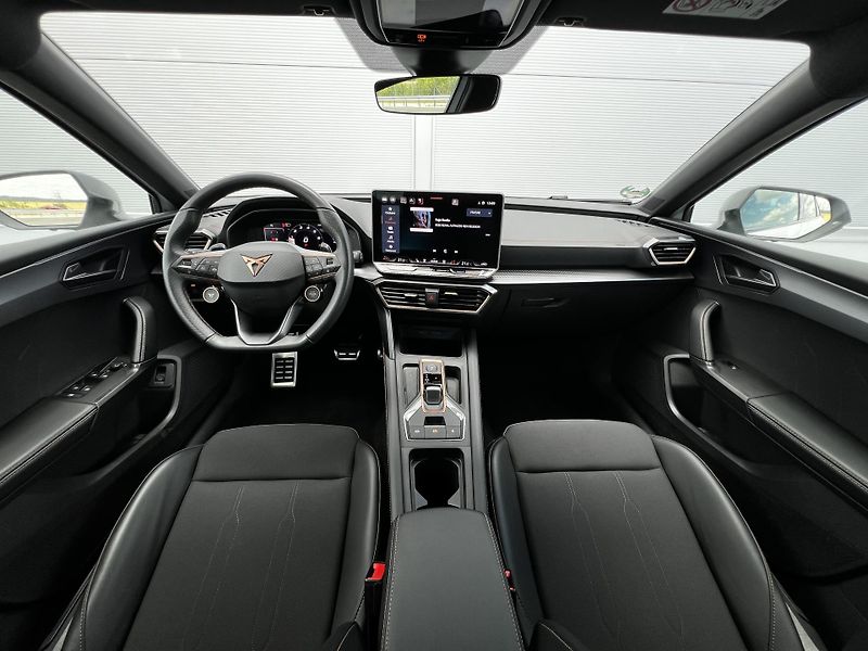 Cupra Leon 1.5 eTSI 110kW DSG 1.Maj DPH - fotka 7 z 26