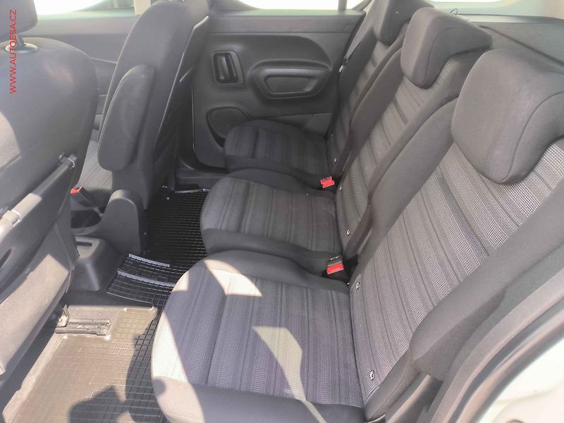 Opel Combo (2022) 1.5 CDTi, 2.maj,ČR, Elegance - fotka 10 z 19
