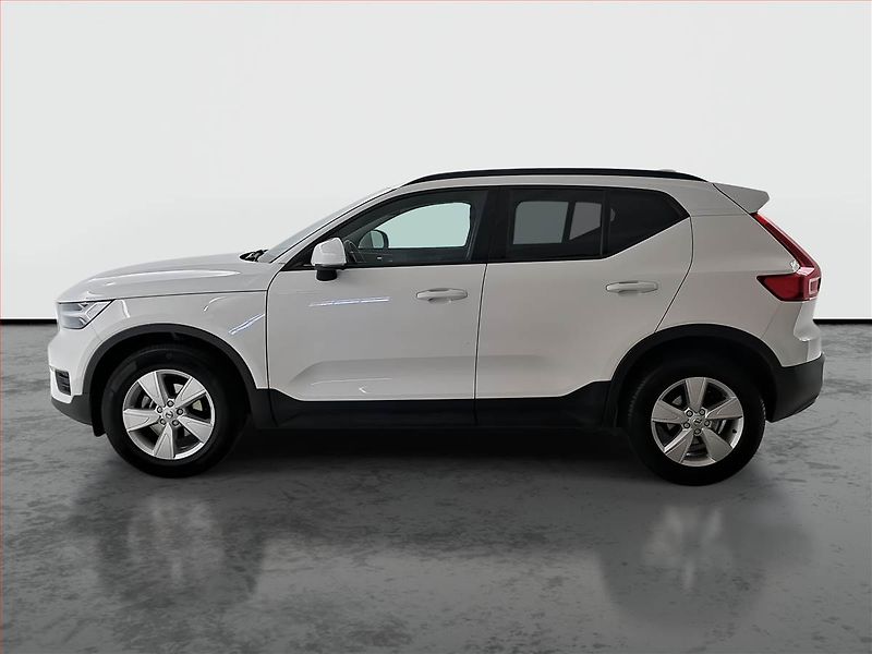 Volvo XC40 (2021) T2 - fotka 3 z 18