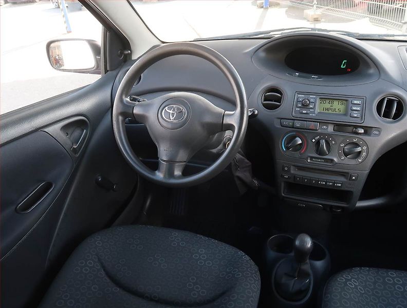 Toyota Yaris (2006) 1.0 VVT-i, po STK, dobrý stav - fotka 7 z 14