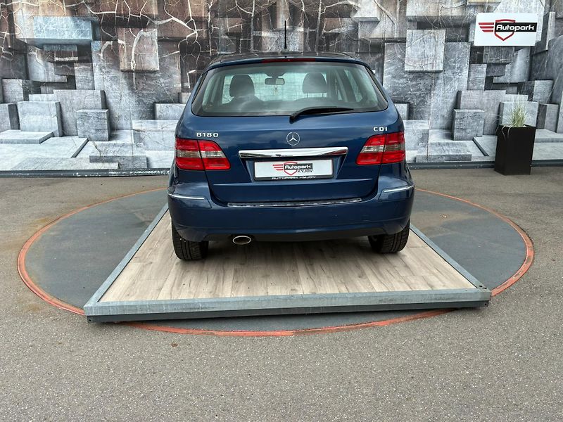 Mercedes-Benz Třídy B (2009) 180 CDi, 2.0D, 80KW,VYHŘ. SED. - fotka 7 z 21