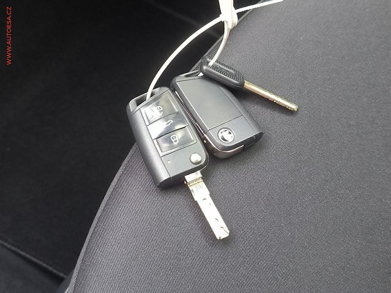 Škoda Octavia (2019) 1.6 TDi, ČR - fotka 20 z 20