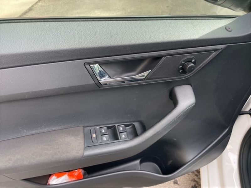 Škoda Fabia 1,0 TSI 70 Ambition - fotka 11 z 11