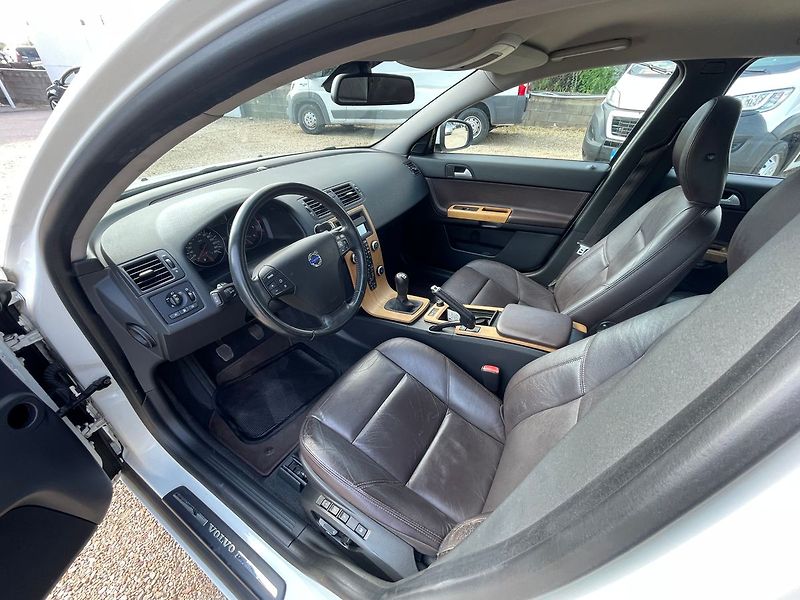 Volvo V50 1.6D 80kW*KŮŽE*VÝHŘEV*HANDSFRE - fotka 10 z 30
