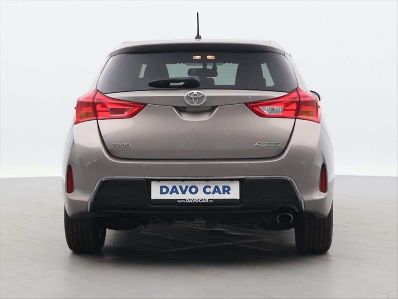 Toyota Auris 1,6 97kW CZ Style Valvematic - fotka 6 z 31