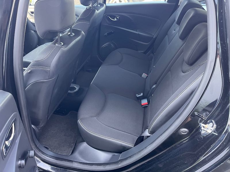 Renault Clio (2014) 1.2 i Kombi - fotka 8 z 17