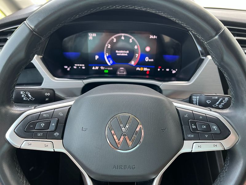 Volkswagen Touran (2023) 1.5TSi 110kW DSG! 7-míst! Navi - fotka 25 z 37