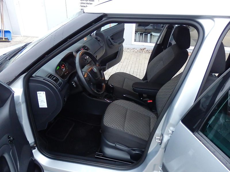 Škoda Roomster 1.2 TSI 63 kW ZÁLOHOVÁNO - fotka 7 z 15