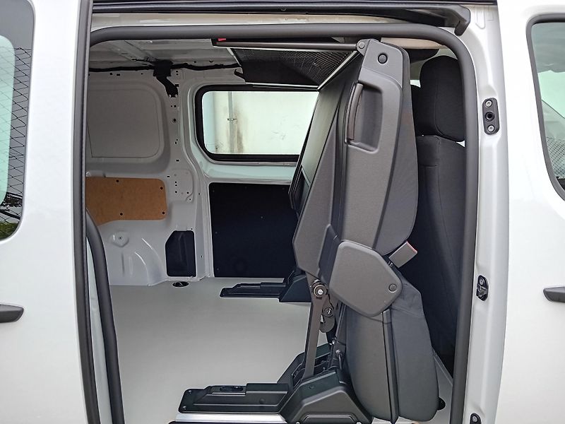 Fiat Scudo (2026) 2,2MTJ L3 KOMBI FLEX/8L ZÁRUKY - fotka 16 z 19