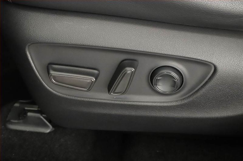 Toyota RAV4 (2021) Executive 2.5 Hybrid - fotka 14 z 18