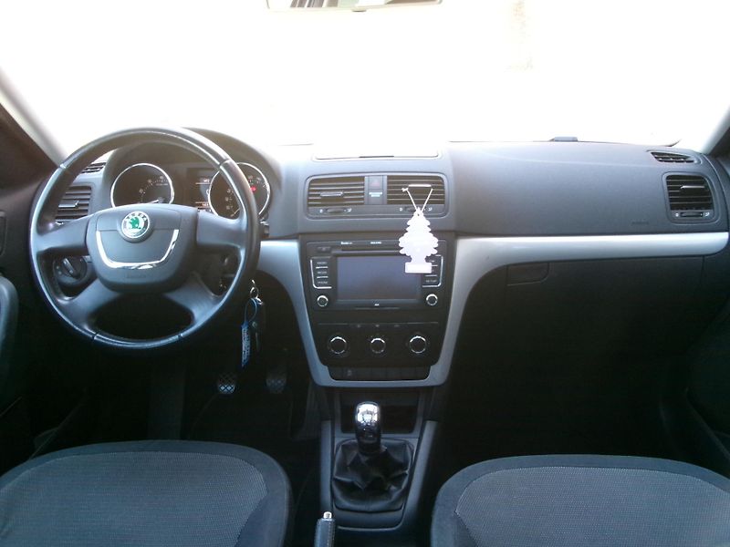 Škoda Yeti (2010) 1,2TSI AC ALU TAŽNÉ STK - fotka 18 z 23