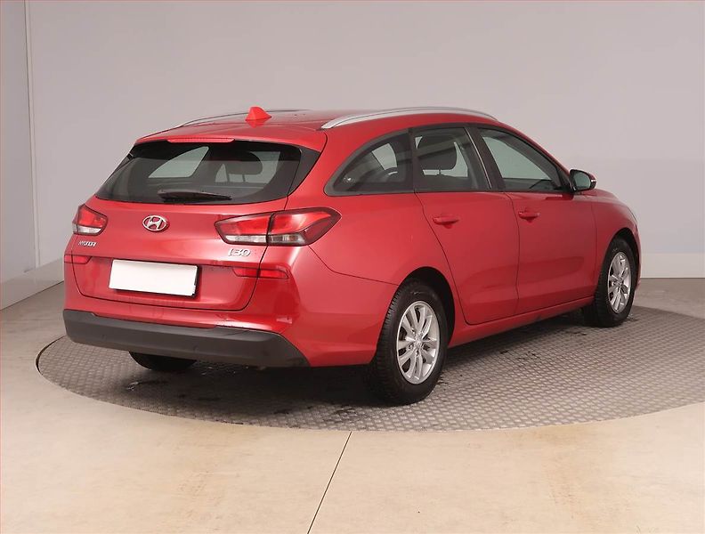 Hyundai i30 (2018) 1.4 T-GDI, Tempomat - fotka 5 z 16