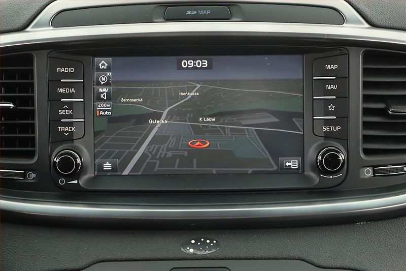 Kia Sorento (2018) 2.2 CRDi, 4X4, Automat - fotka 17 z 19
