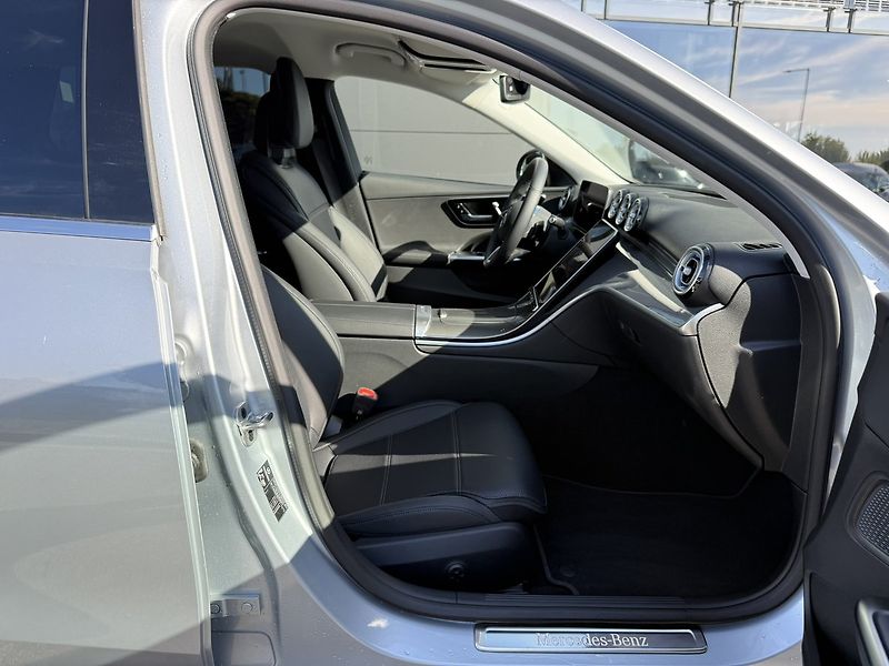 Mercedes-Benz Třídy C (2025) 220 d 4MATIC kombi - fotka 31 z 40