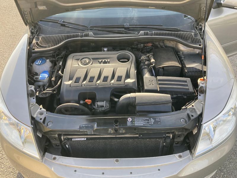 Škoda Octavia (2012) 2.0 TDi ČR, 2xKOLA, PĚKNÝ STAV - fotka 20 z 22