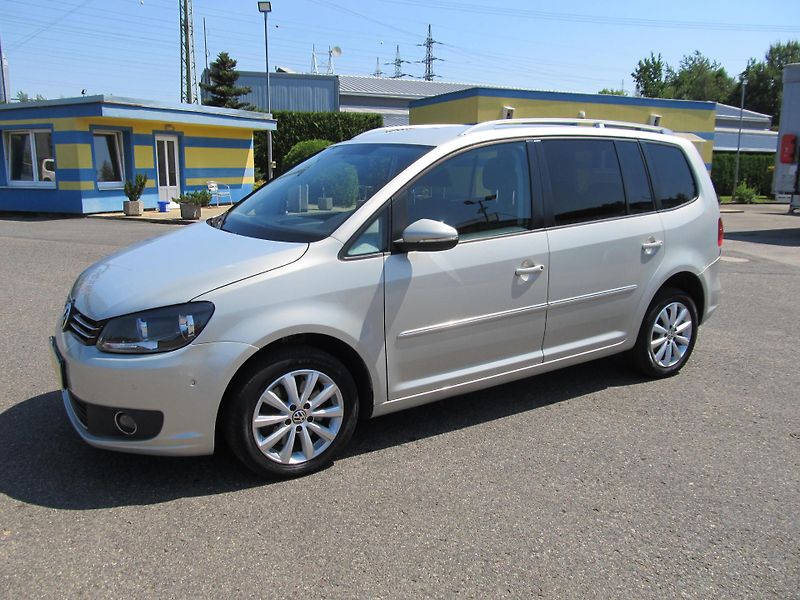 Volkswagen Touran (2011) 2.0TDI 7 míst  - fotka 1 z 60