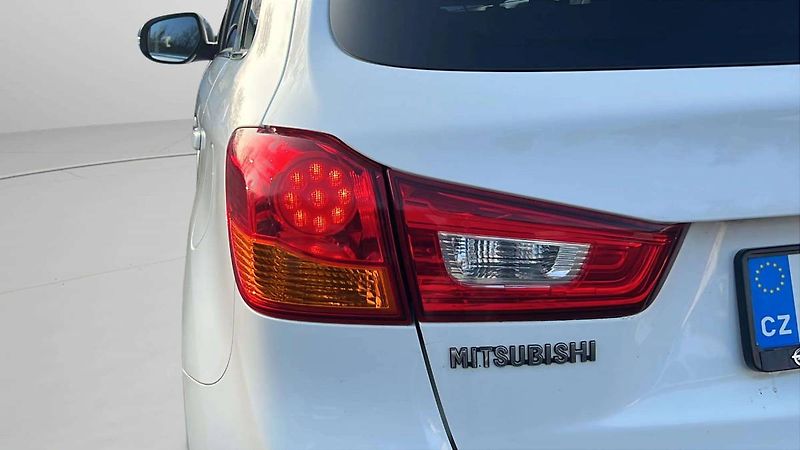 Mitsubishi ASX 2.2 Di-D (110kW) 4WD AT6/8234 - fotka 42 z 50